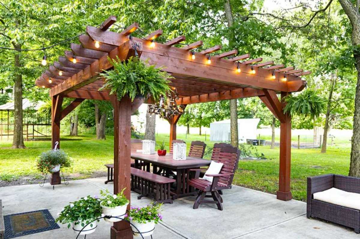 Aluminium Pergola mit elegantem Lamellendach